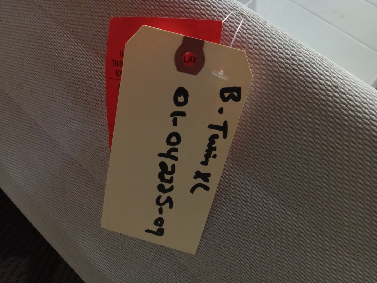 White Twin XL Foundation (1)