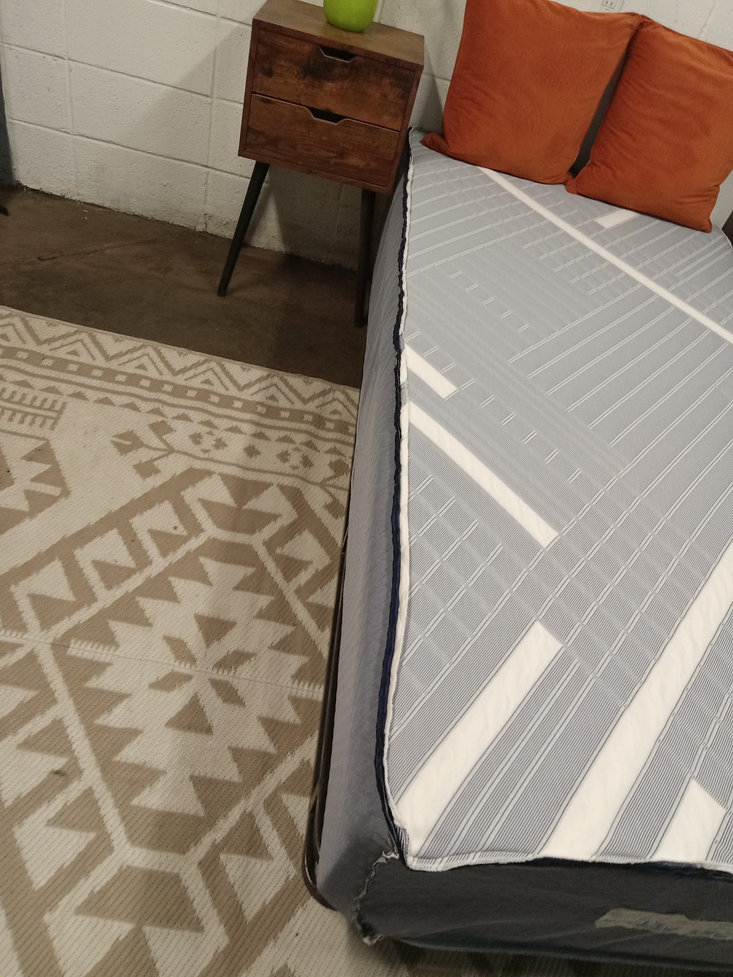 Unbranded | 14'' Memory Foam | Twin Mattress ( using bob o pedic cover)