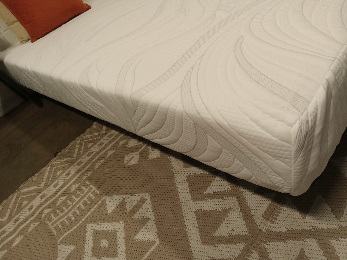 Unbranded | Memory Foam | 8" Queen Mattress