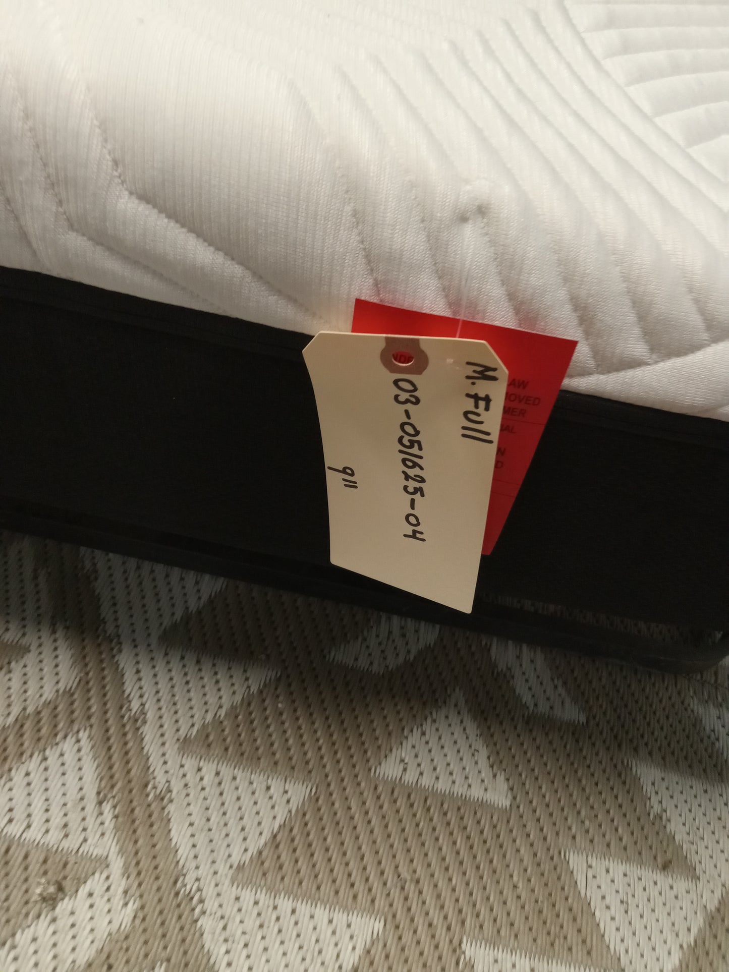 Full 9'' Memory Foam Mattress SALE (B&W)
