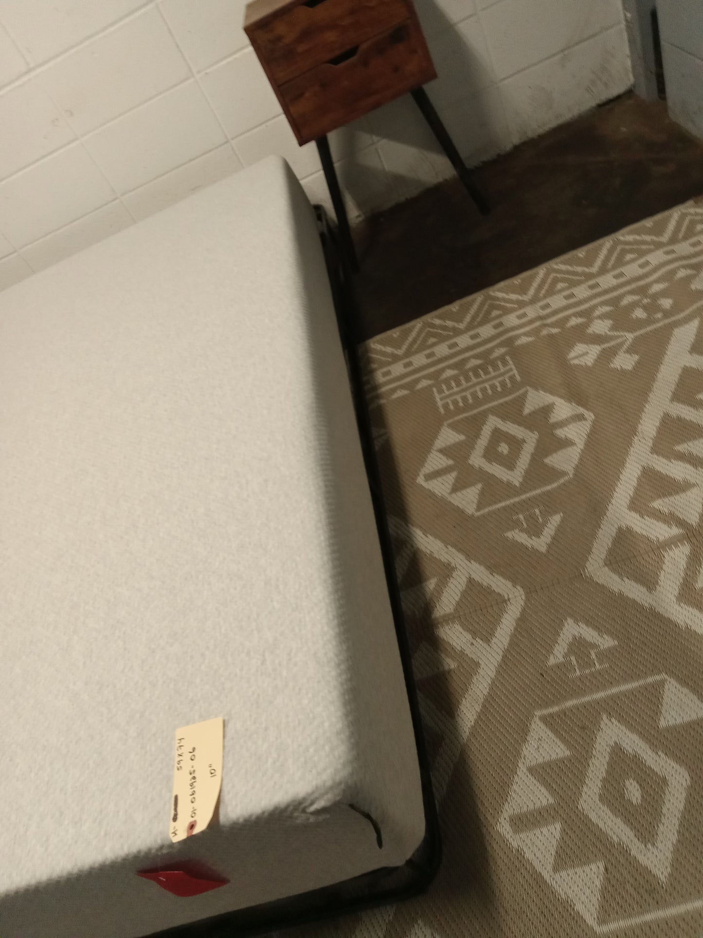 Zinus | 59 x 74 | Memory Foam | 10'' Mattress