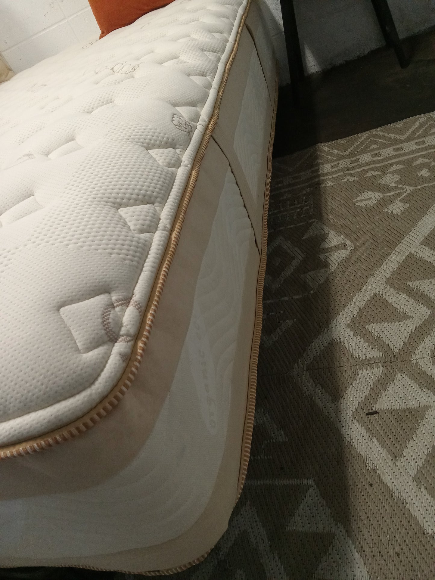 Saatva | RX | 15" King Mattress (2)