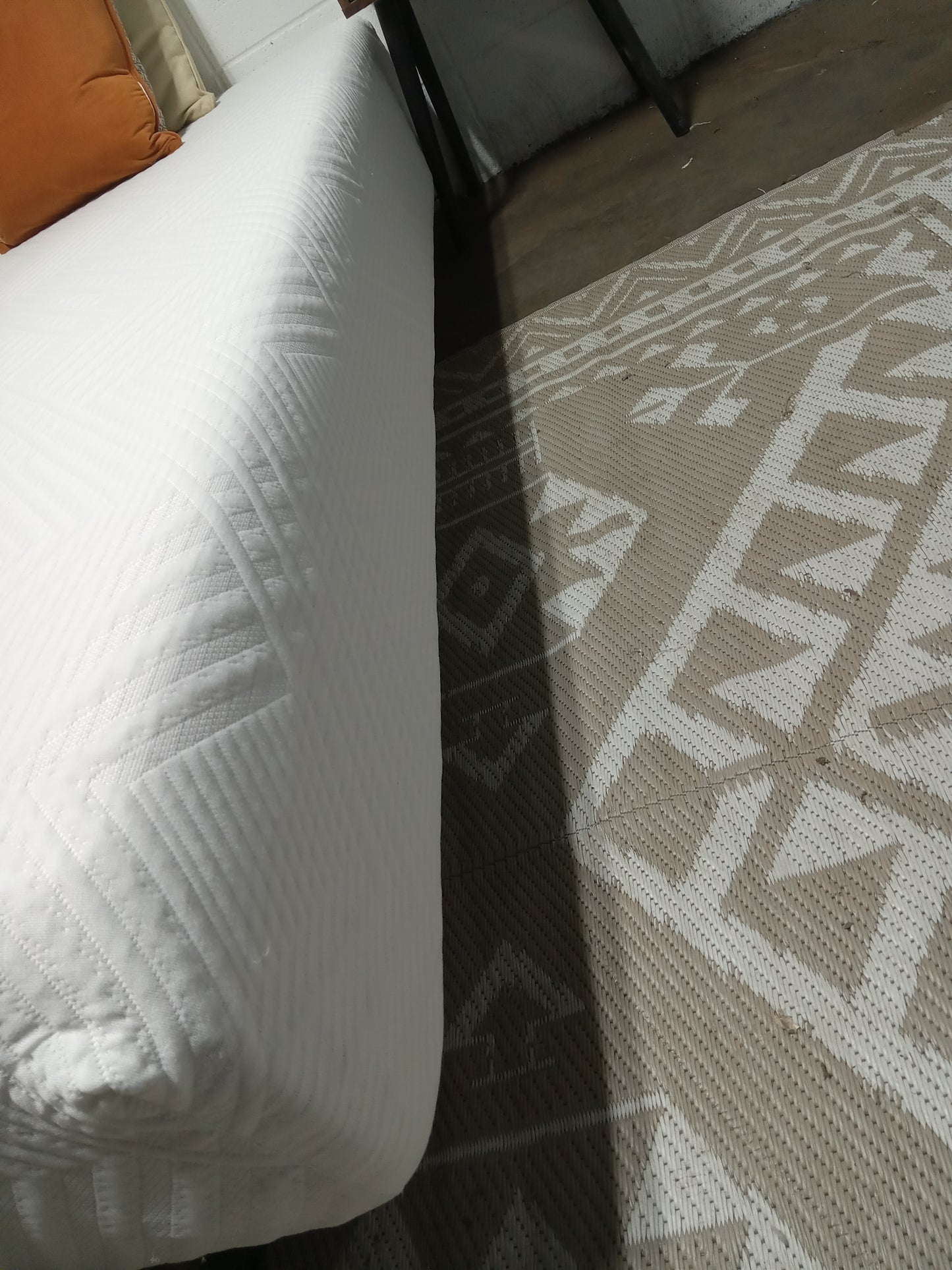 Unbranded | Memory Foam | 72 x 75 | 10'' Mattress