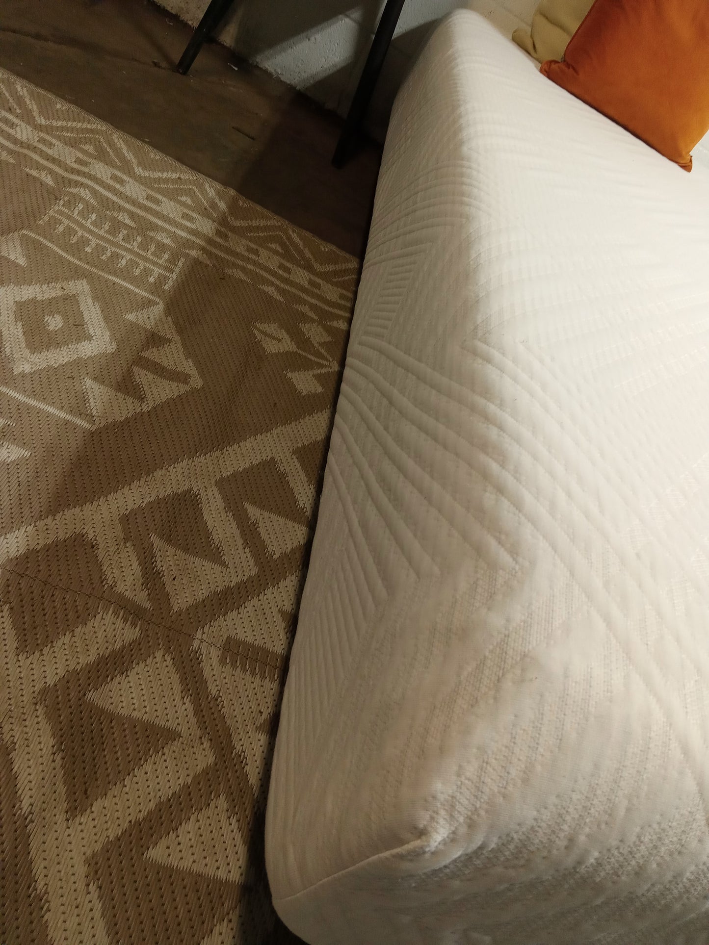 Unbranded | Memory Foam | 72 x 75 | 10'' Mattress