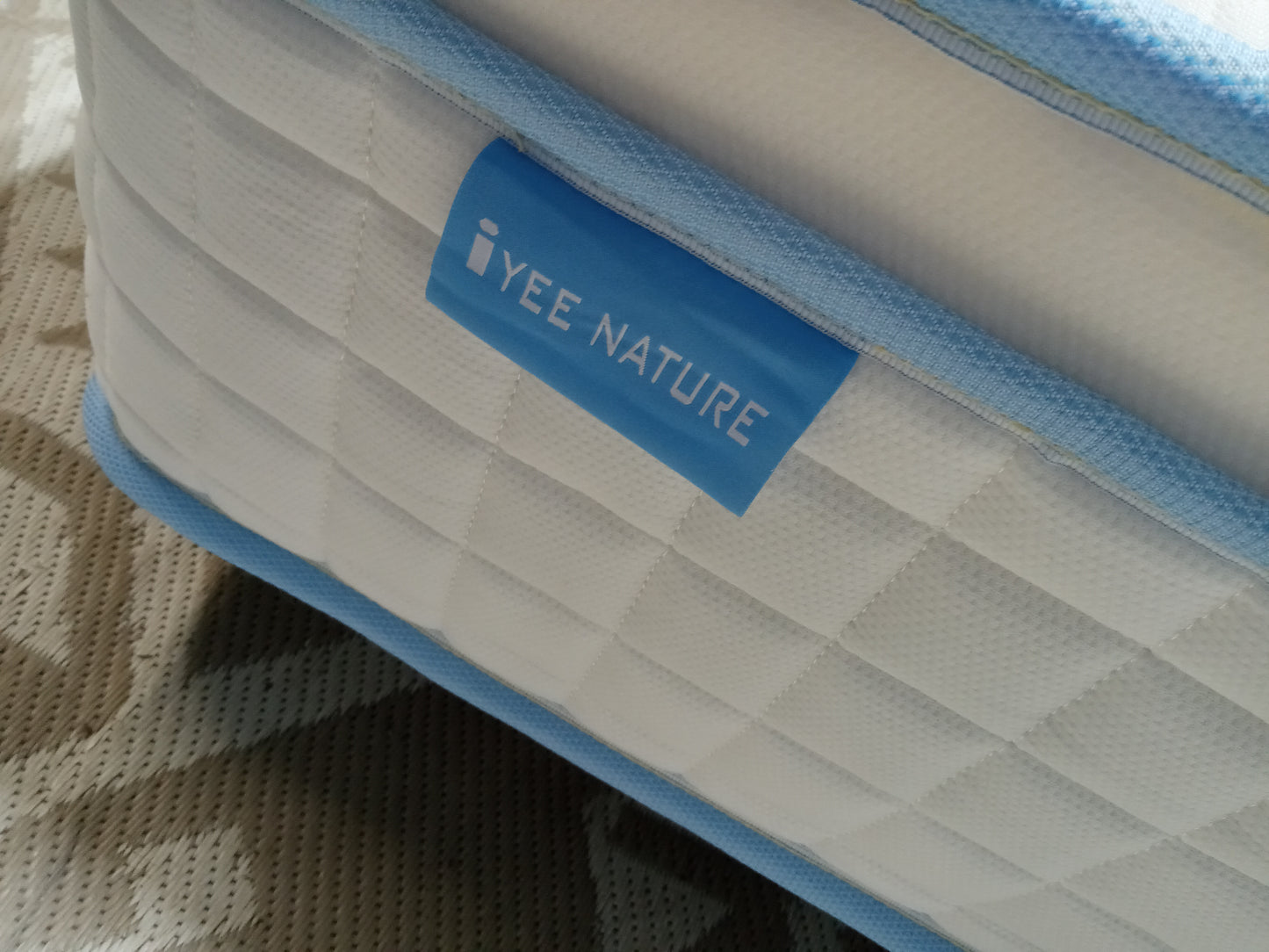 I YEE Nature | Hybrid | 12'' Queen Mattress