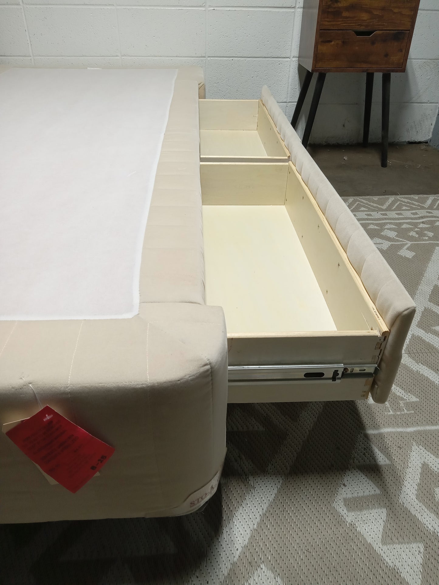 Stowaway | 10'' Foundation w/ Drawers Twin XL(1)