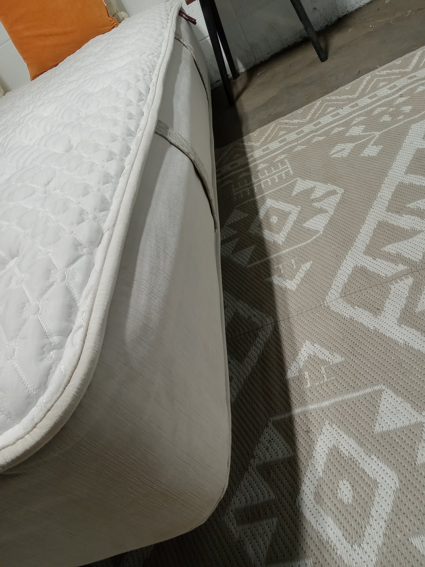 Chattam & Wells | Florence | 12'' Queen Mattress