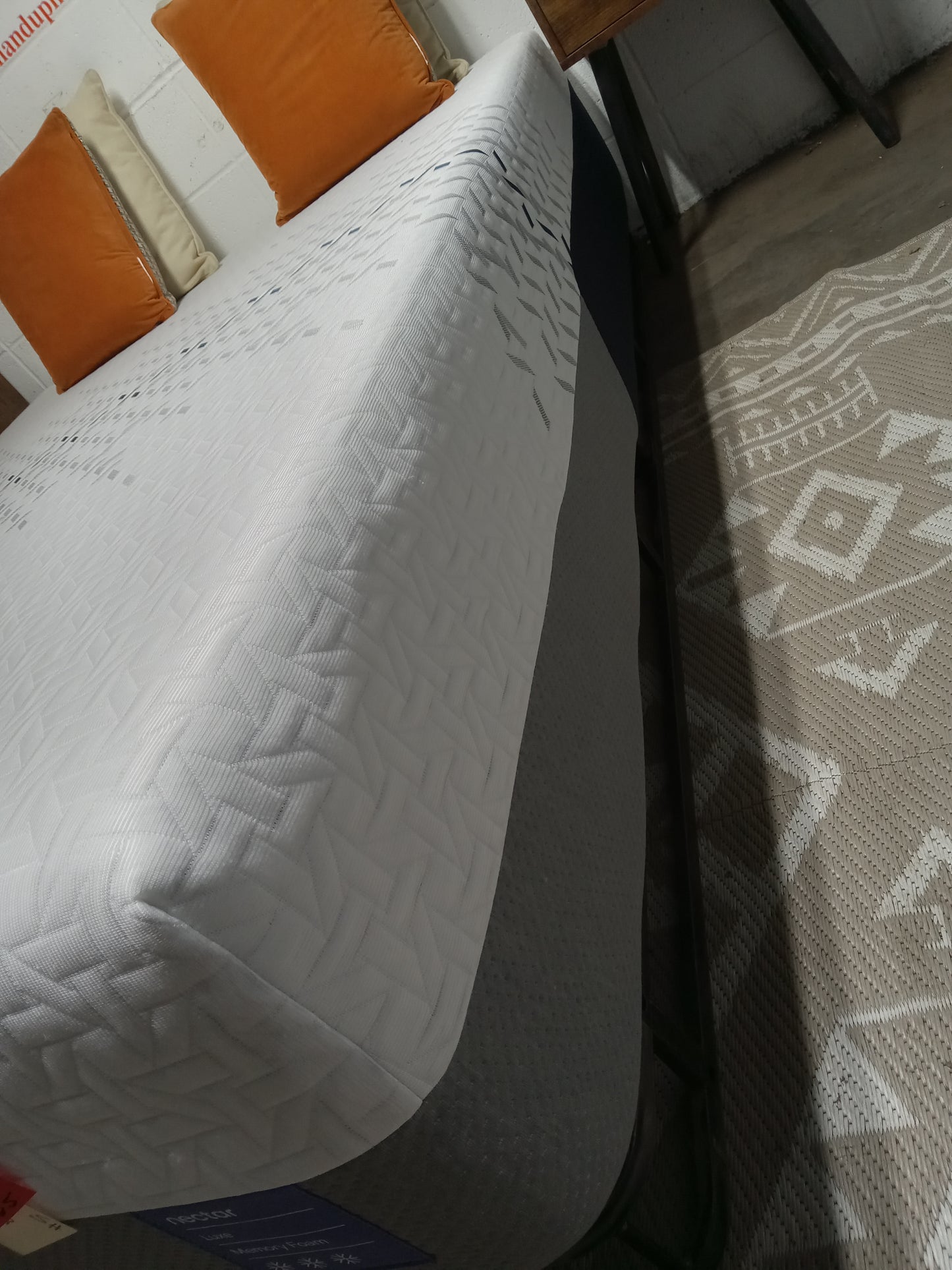 Nectar | Luxe Memory Foam | 14'' Queen Mattress (2)