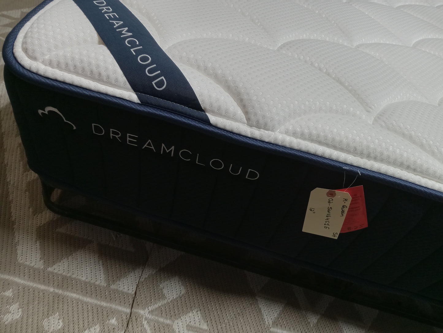 Dreamcloud | Classic Hybrid | 12'' Queen Mattress (2)