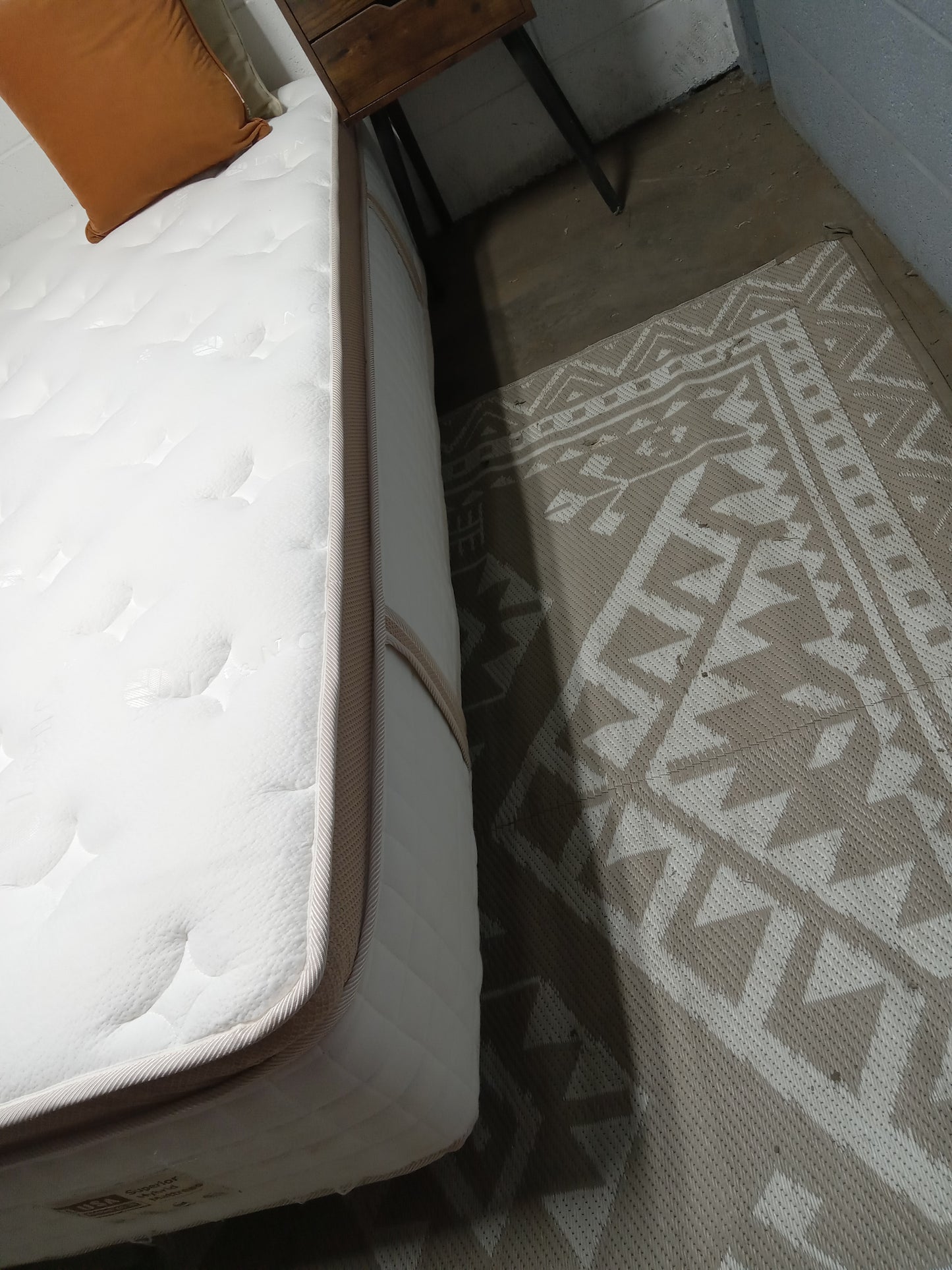 Superior | Hybrid | 14" King Mattress