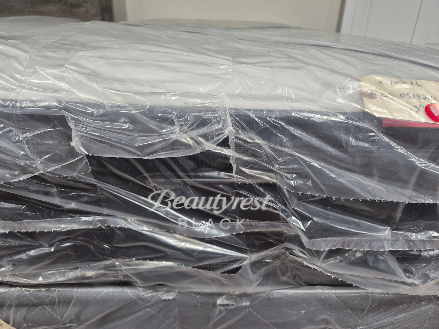 Beautyrest | Black | 12'' Twin XL Mattress