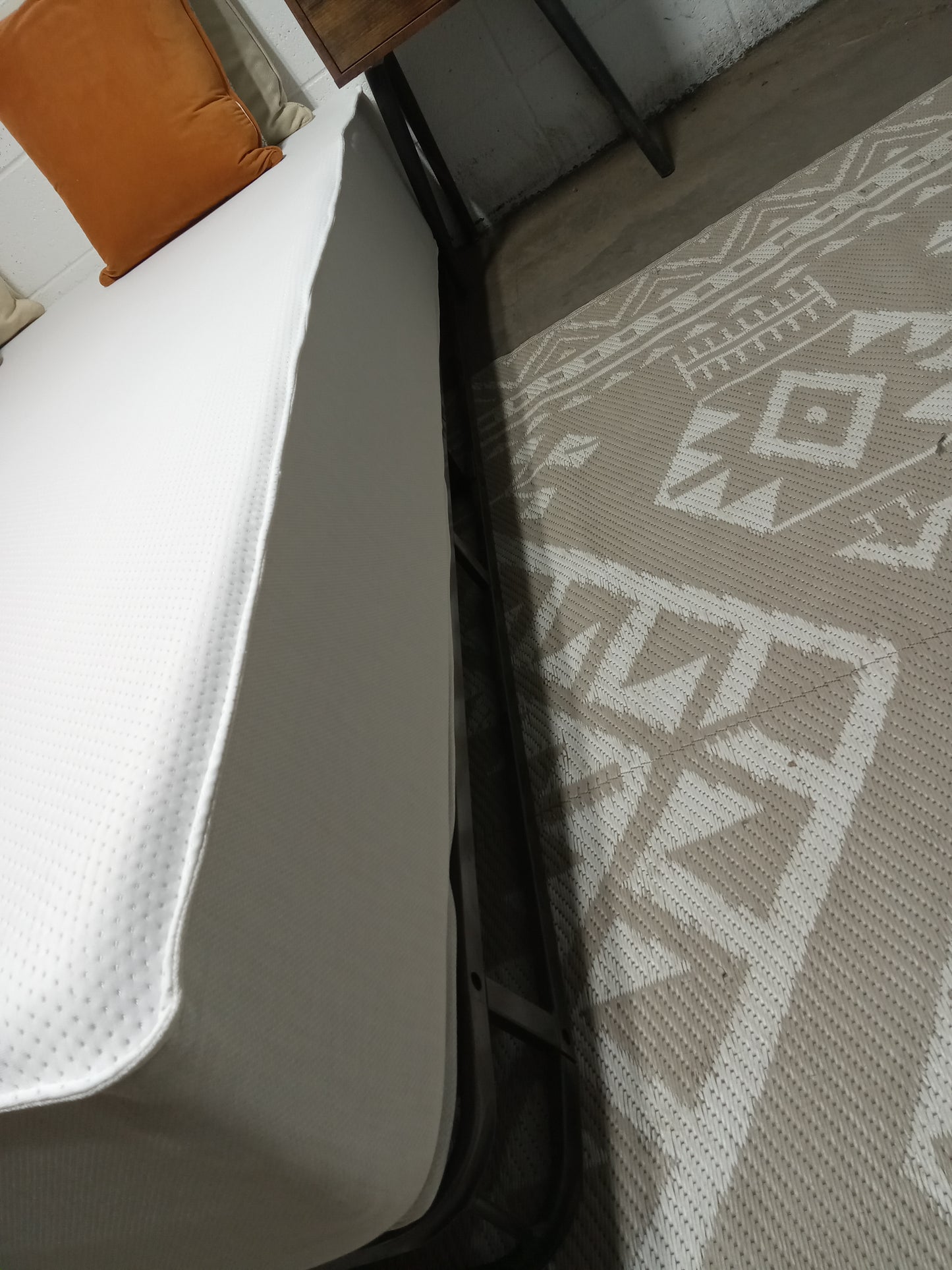 Boring Mattress | All Foam | 10" Full Mattress