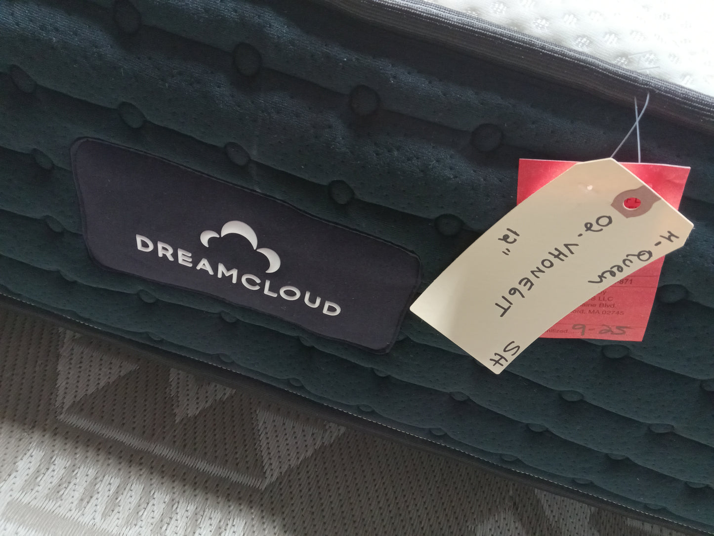 DreamCloud | Memory Foam | 12" Queen Mattress