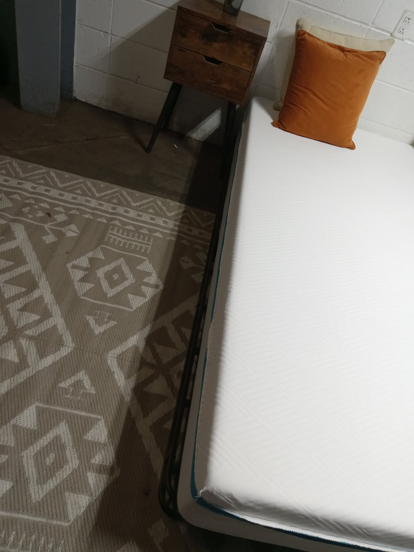 Unbranded | Reverse Cover Memory Foam | 9.5" Queen Mattress