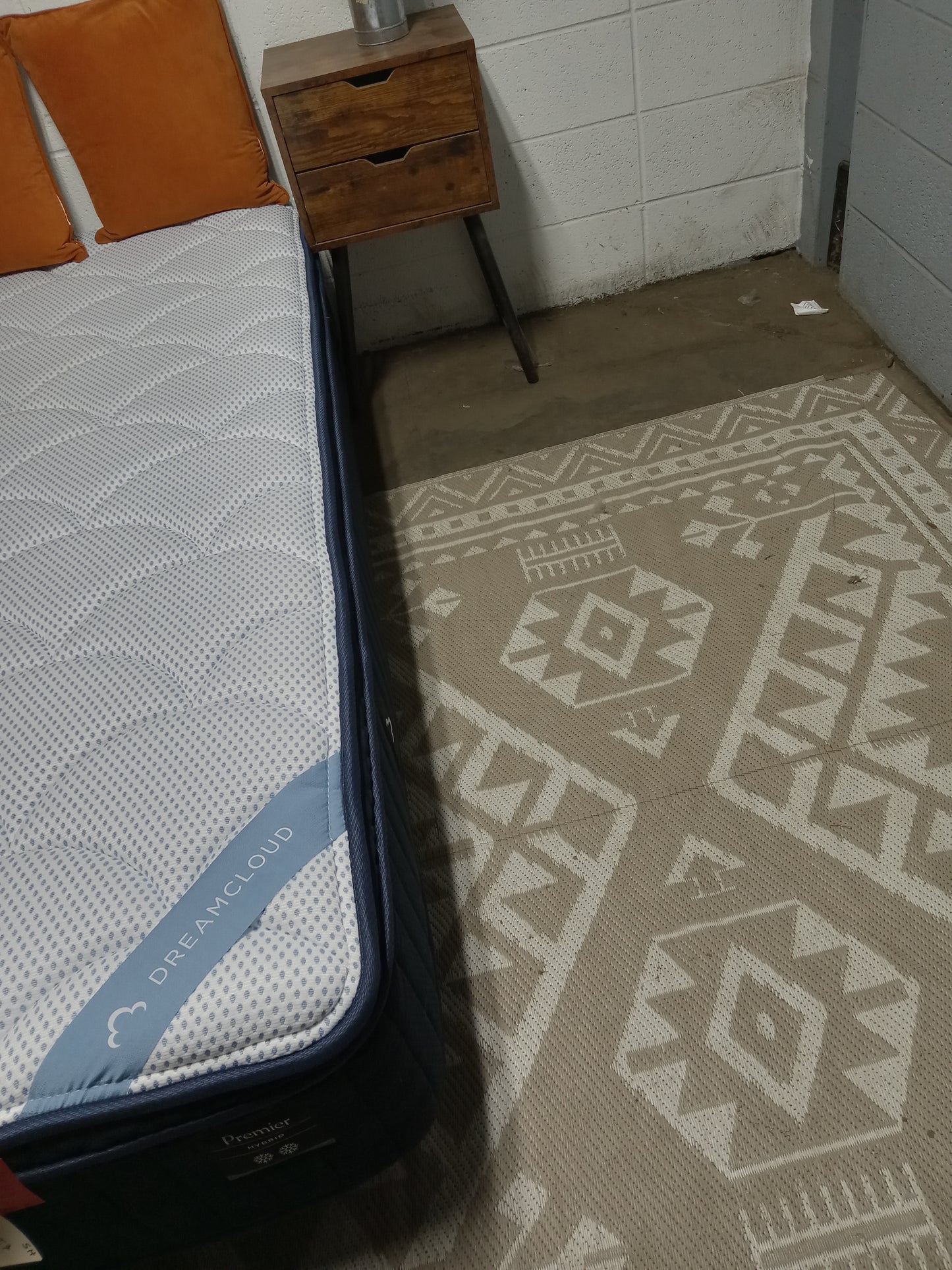 DreamCloud | Premier Hybrid | 13" Twin XL Mattress