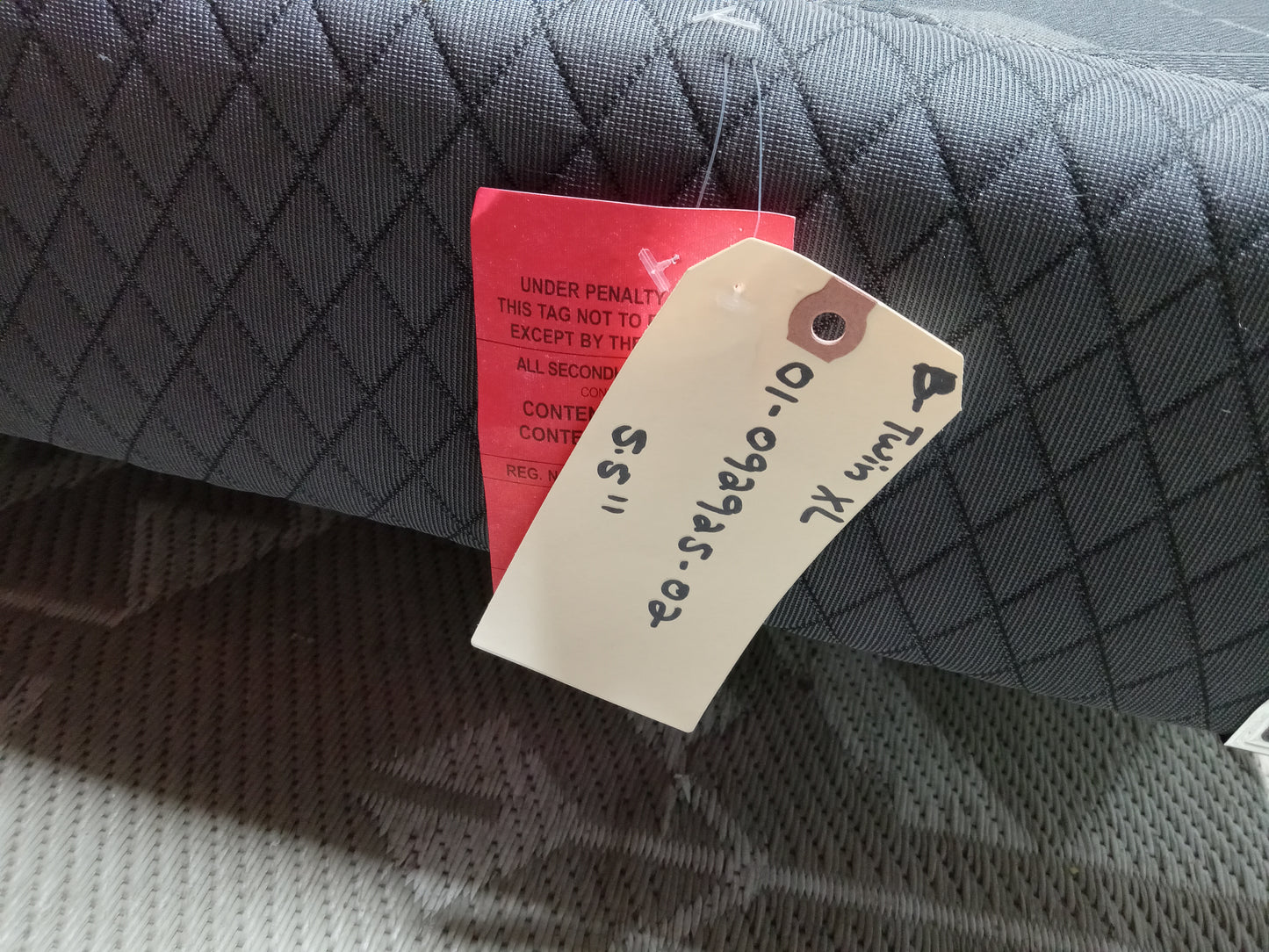 Unbranded | Black Geometric pattern | 5.5" Twin XL Box Spring