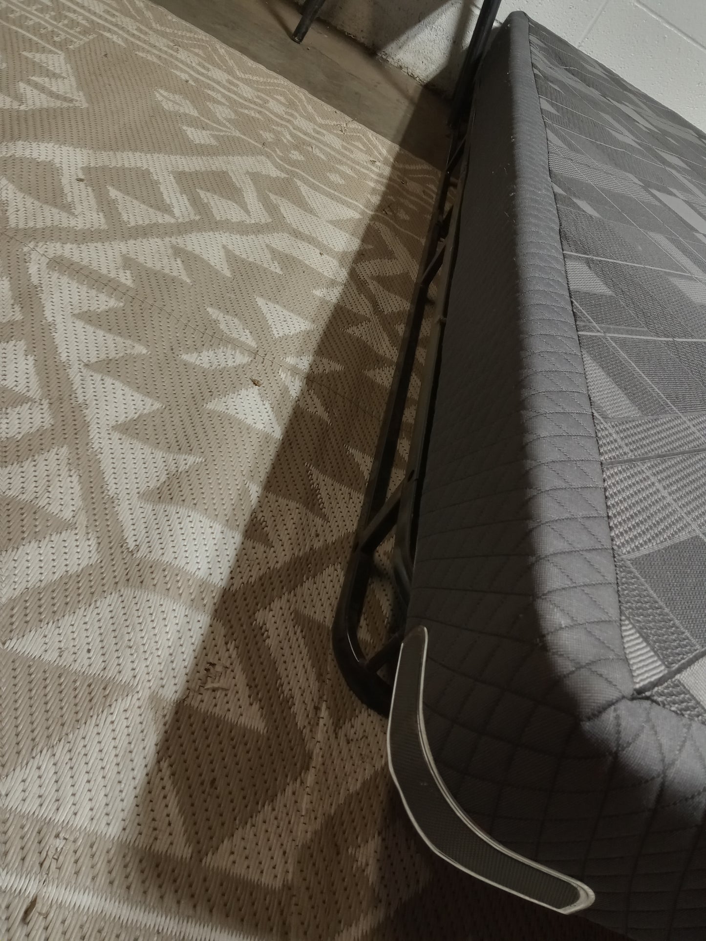 Unbranded | Black Geometric pattern | 5.5" Twin XL Box Spring