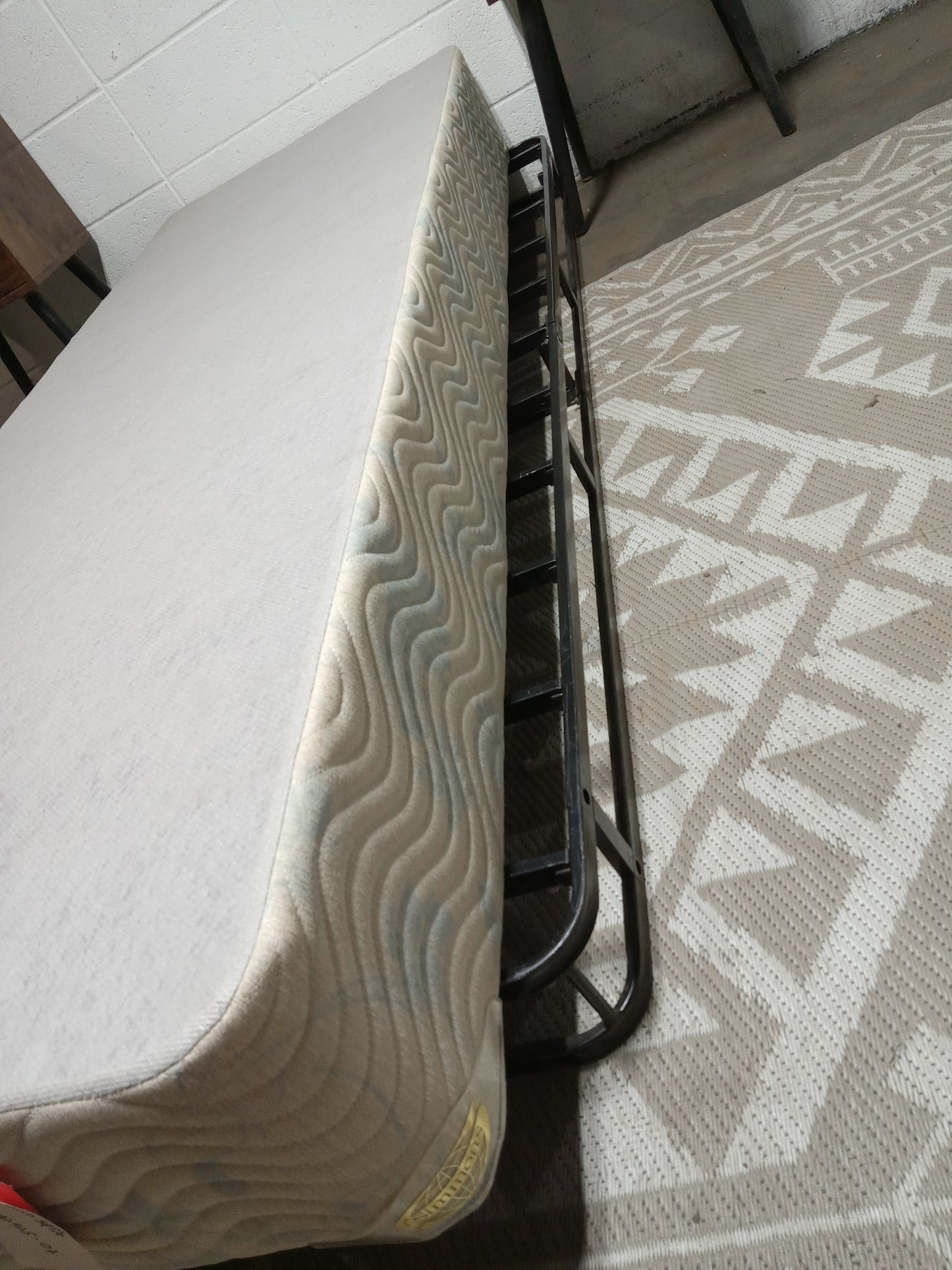 Unbranded | Light Grey & Light Blue Flower Pattern "9" Queen Split Box Spring