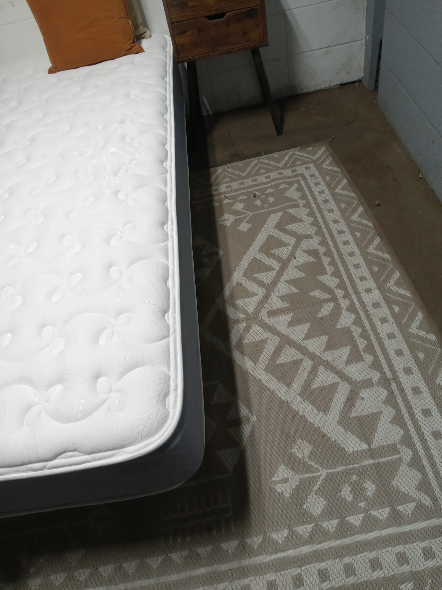 Back & Body | Chelsea | 10" Queen Mattress