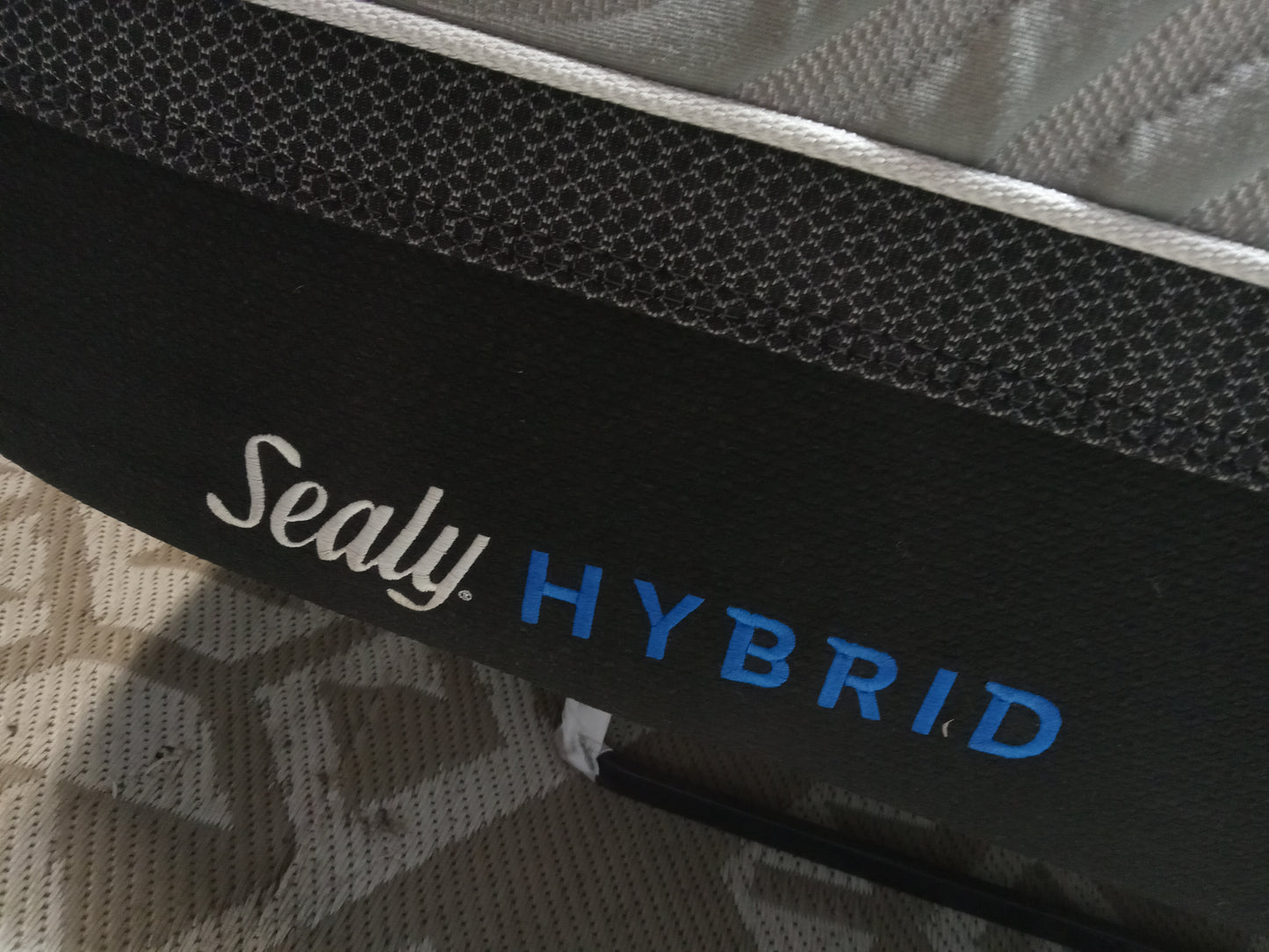 Sealy | Hybrid Performance Pusturepedic Technology| 13" King Mattress