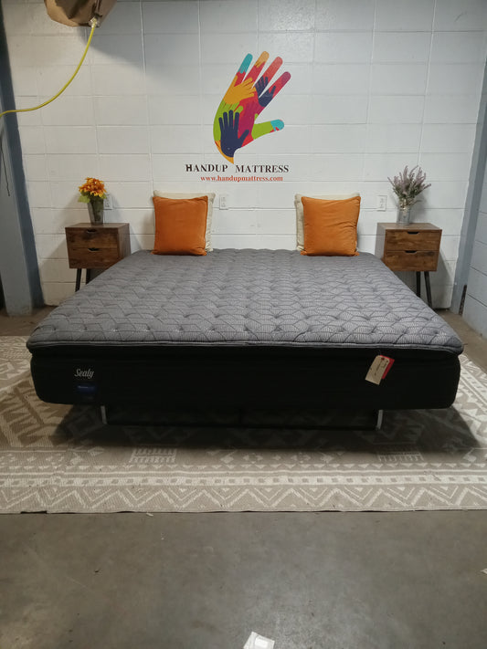 Sealy | Performance Posturepedic Technology| 13" King Mattress