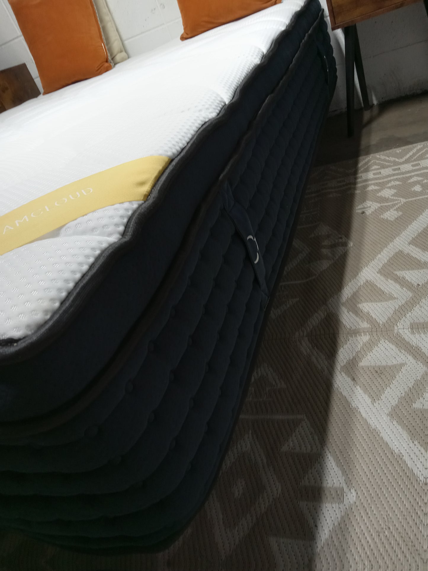 DreamCloud | Memory Foam | 12" Queen Mattress
