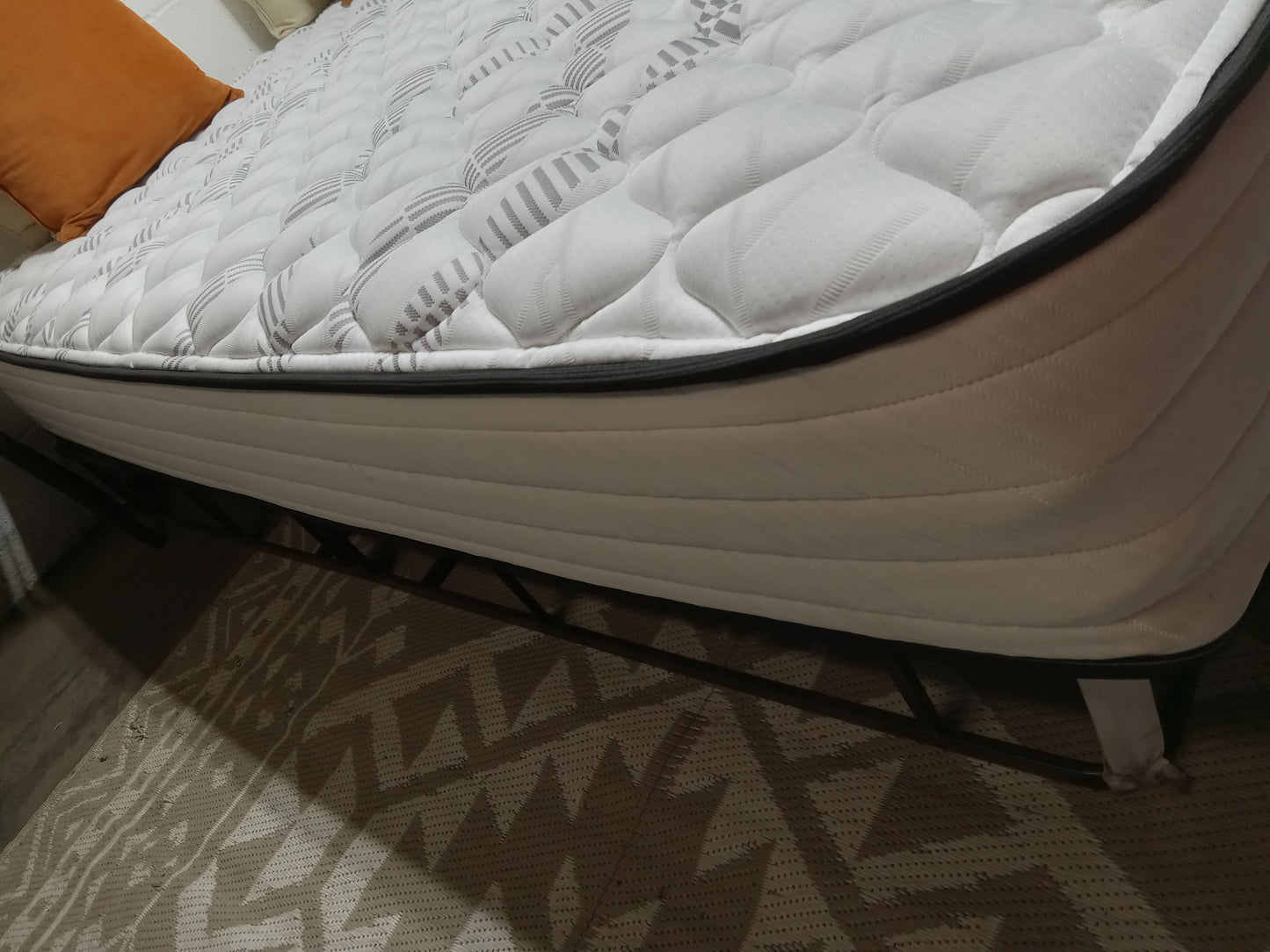 Wayfair | WFSL1129 Wayfair Sleeper Medium Hybrid  | 10.5" Queen Mattress