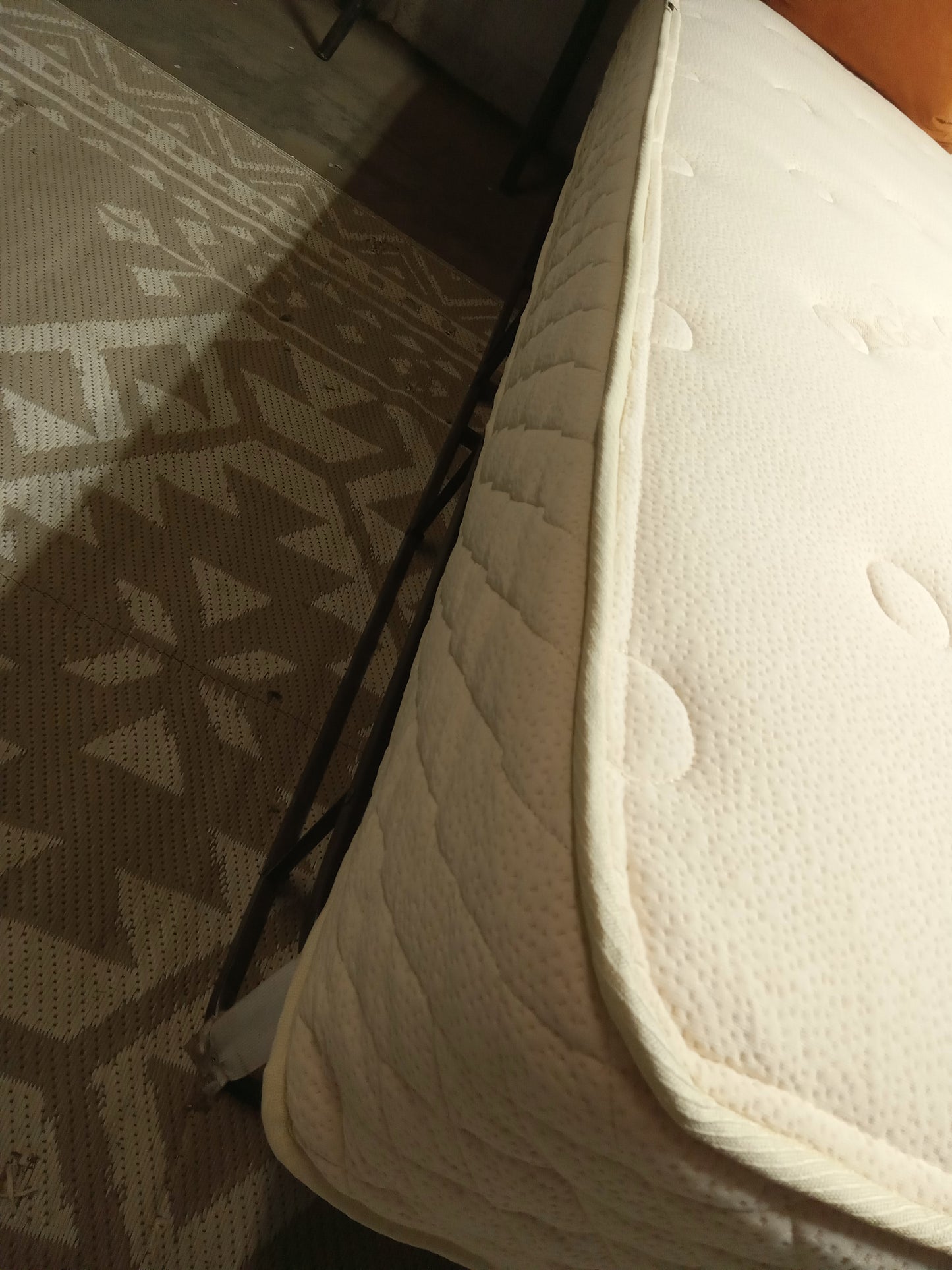 EcoTerra | Hybrid | 11" Queen Mattress