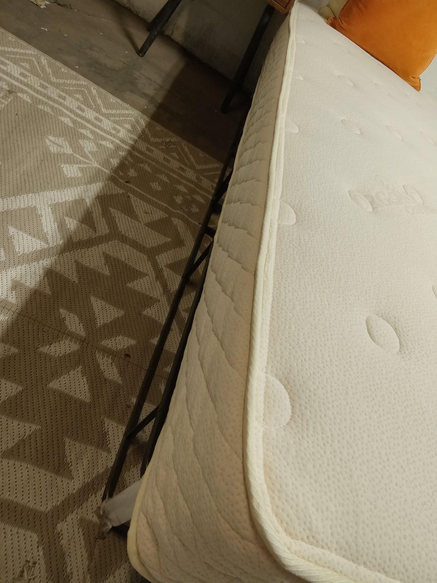 EcoTerra | Hybrid | 11" Queen Mattress