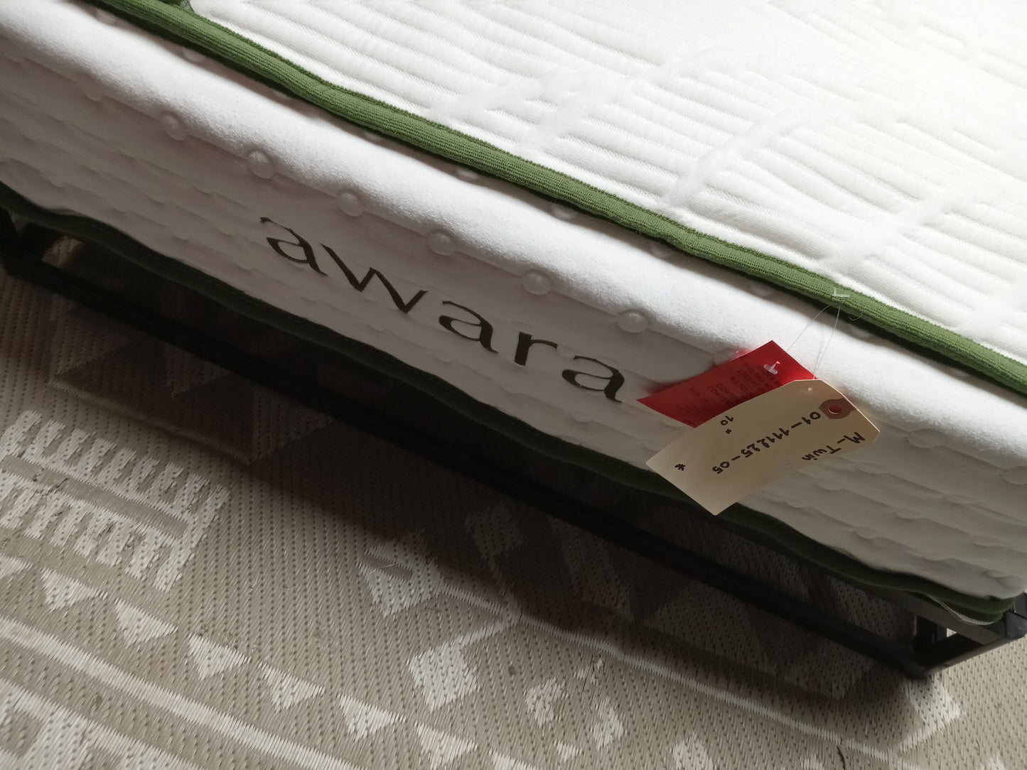 Awara | Natural Luxury
Hybrid | 10" Twin Mattress