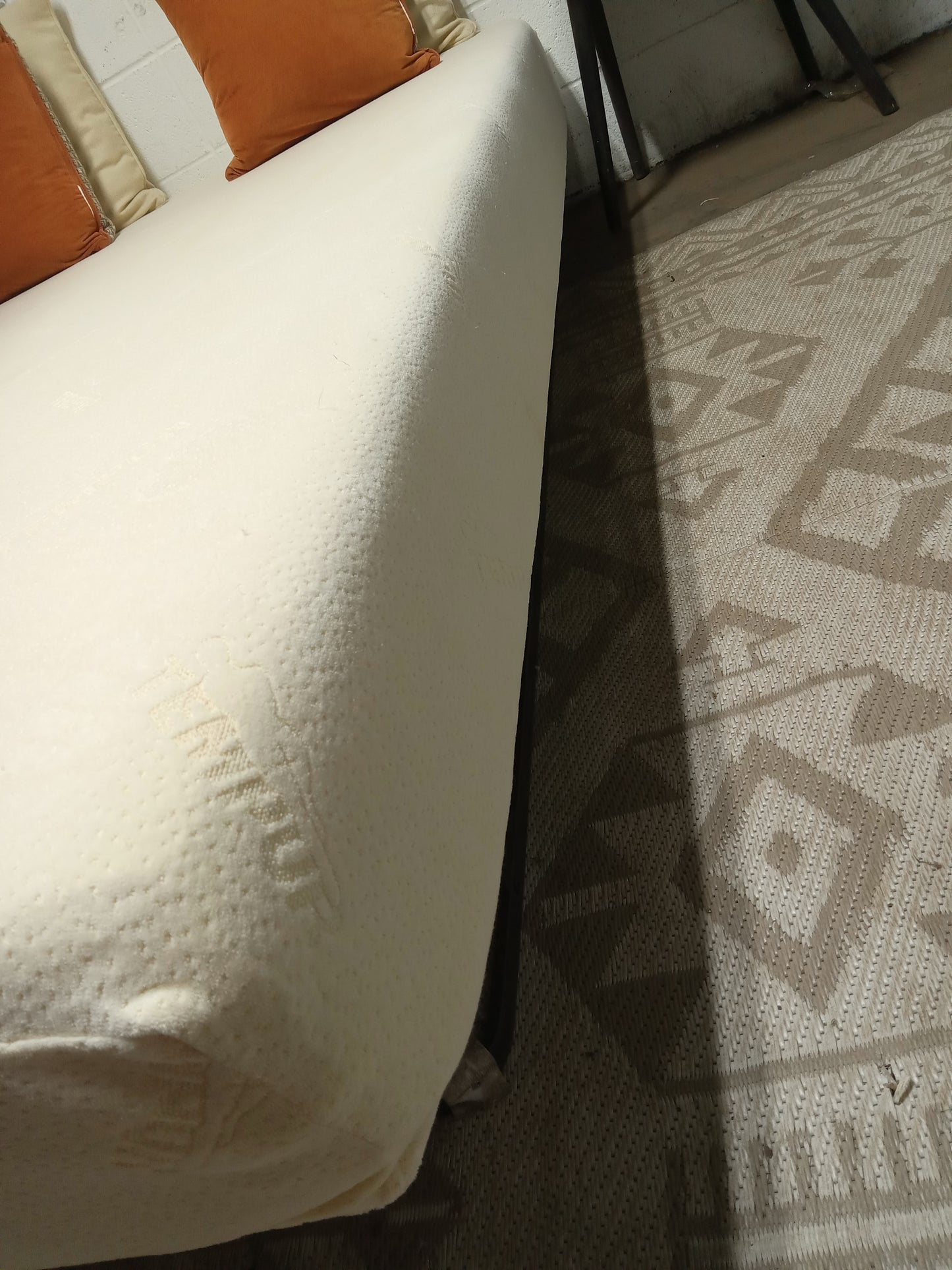 Tempur-Pedic | Memory Foam | 9" King Mattress
