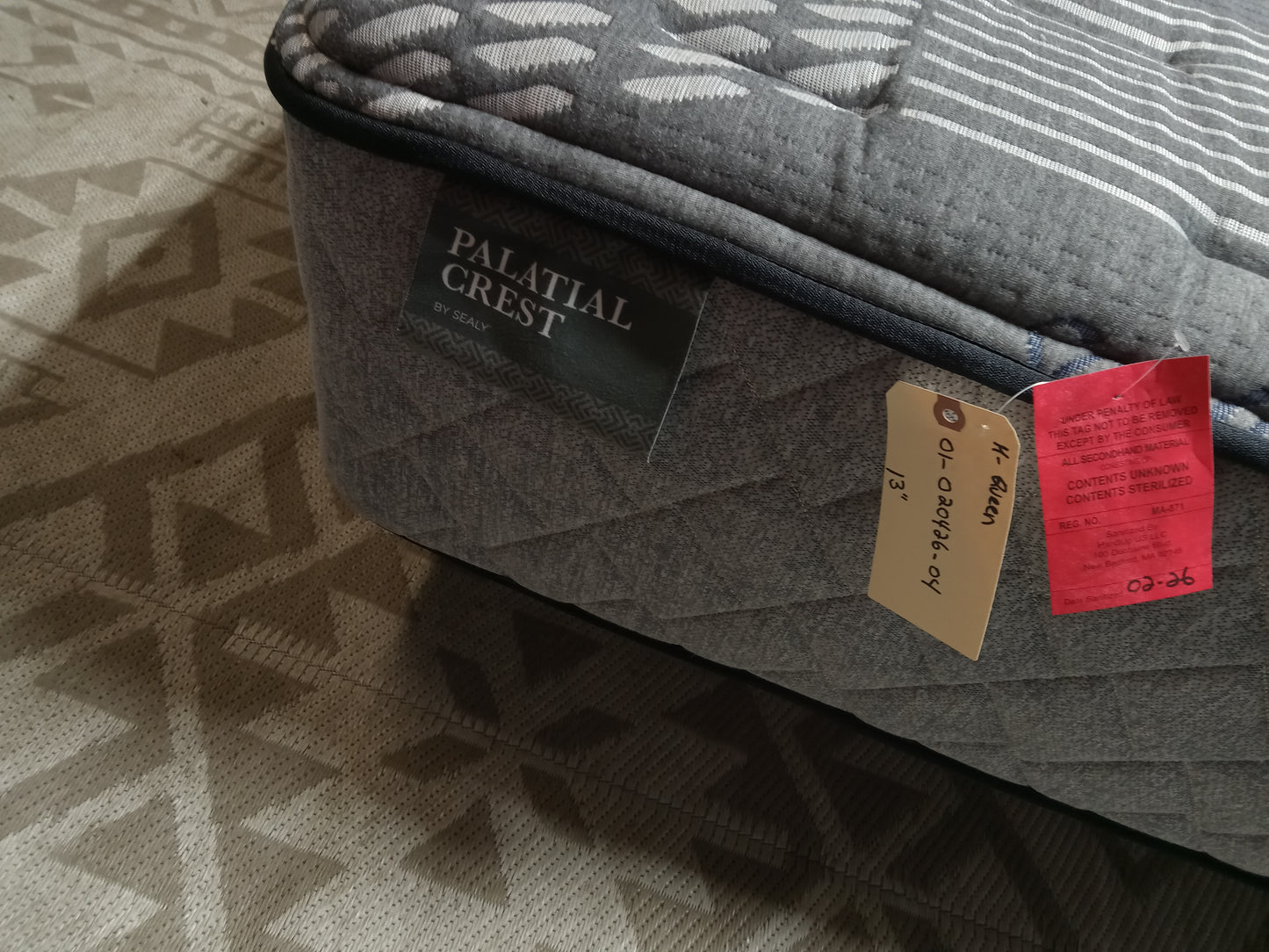 Sealy | Palatial Crest | 13" Queen Mattress