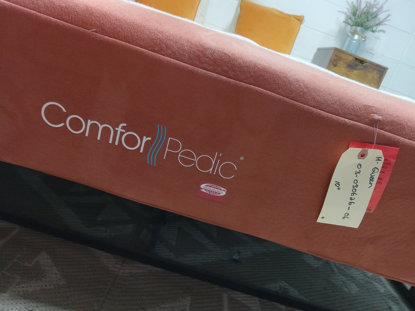Simmons | Phenom ComforPedic | 10" Queen Mattress