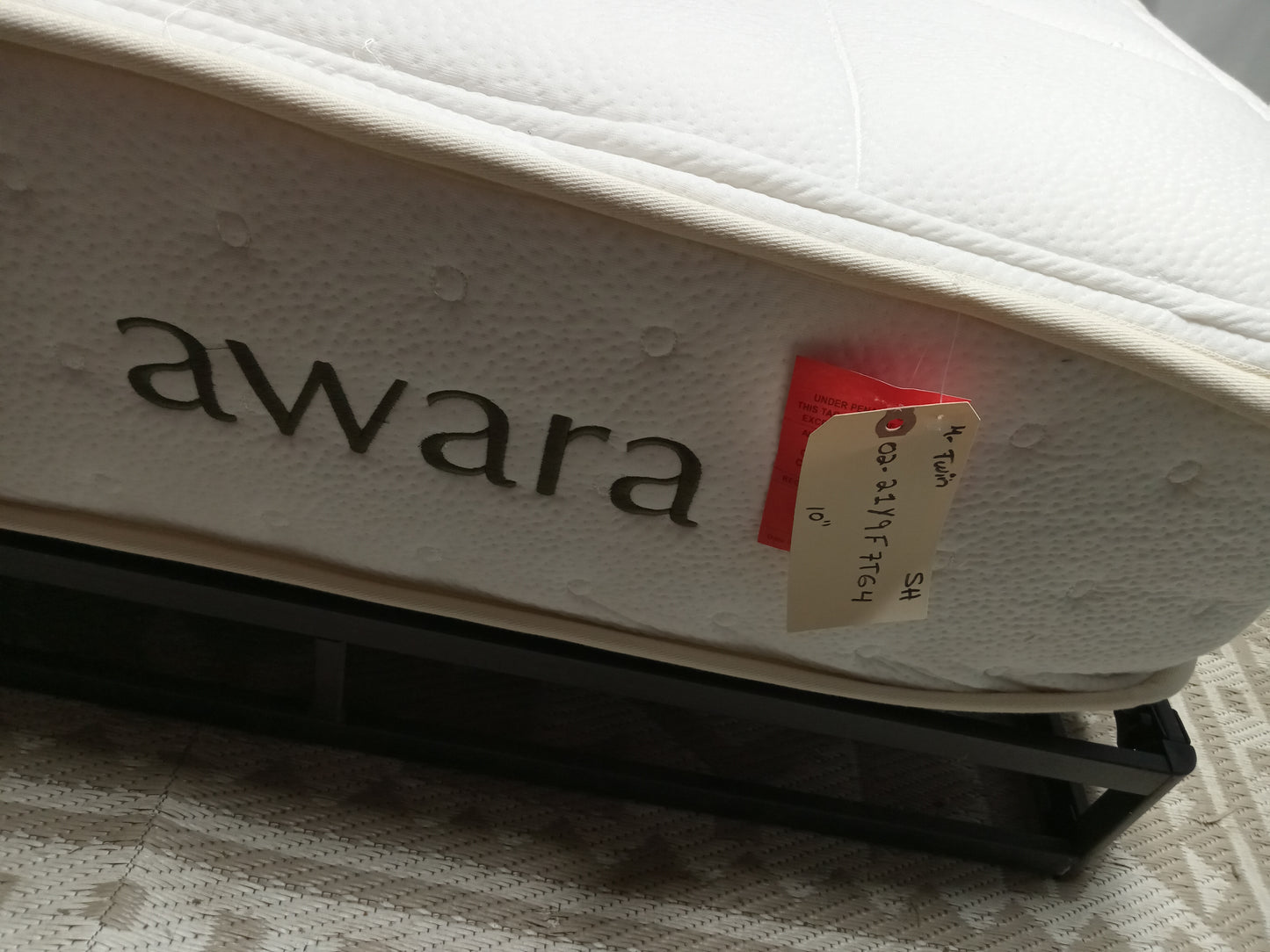 Awara | Natural Luxury | 10" Twin Mattress