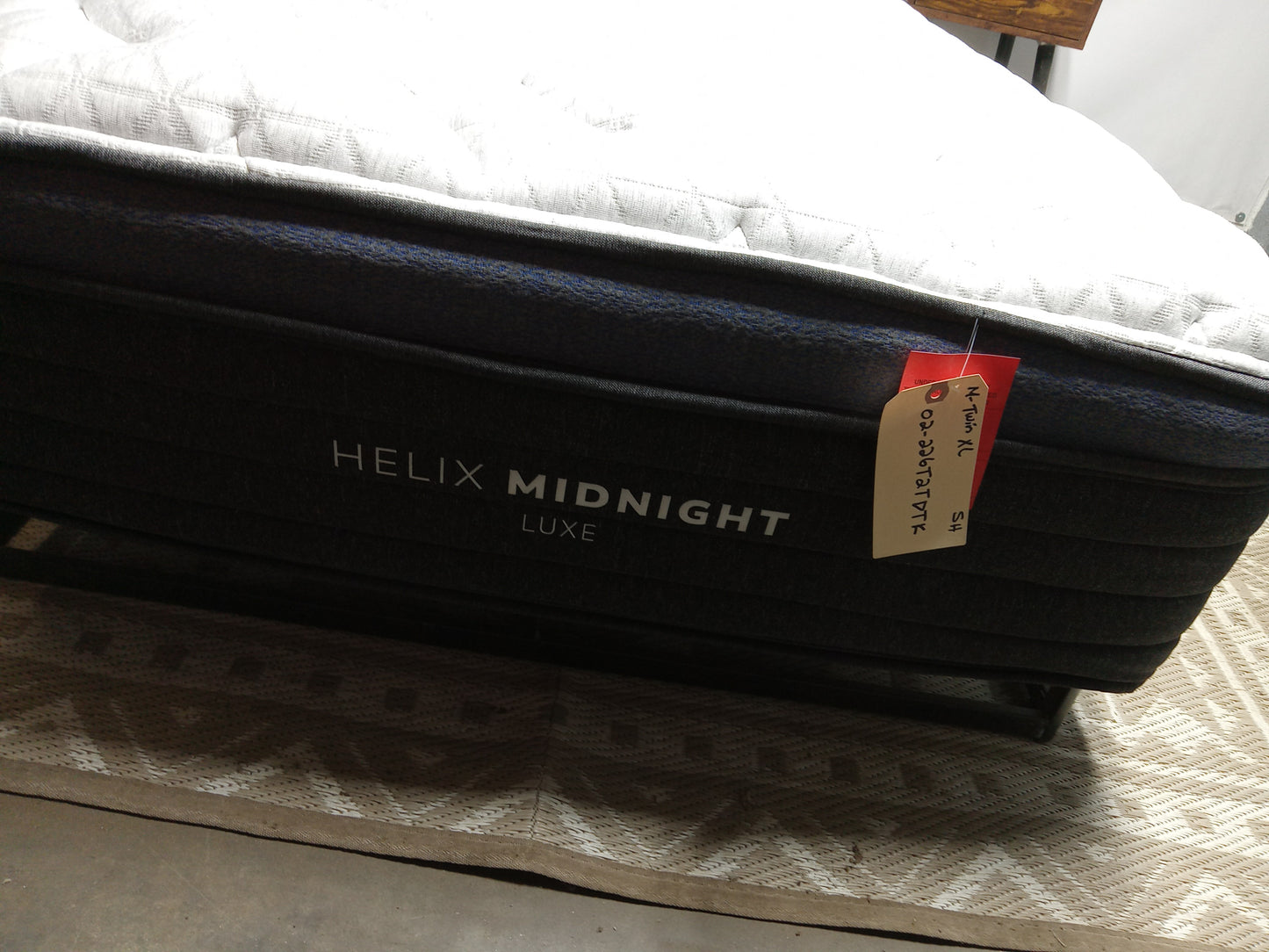 Helix | Luxe Midnight | 13.5" Twin XL Mattress