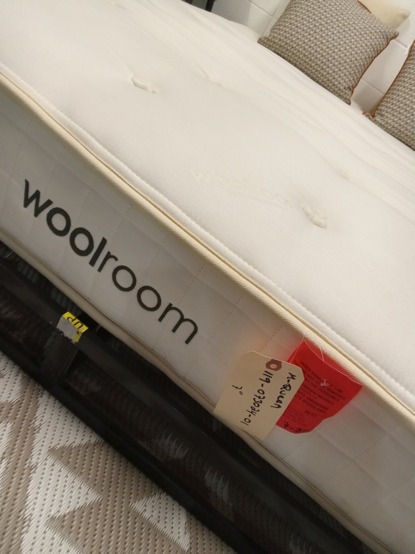 Woolroom | Classic Wooly Mattress 8" | Queen Size