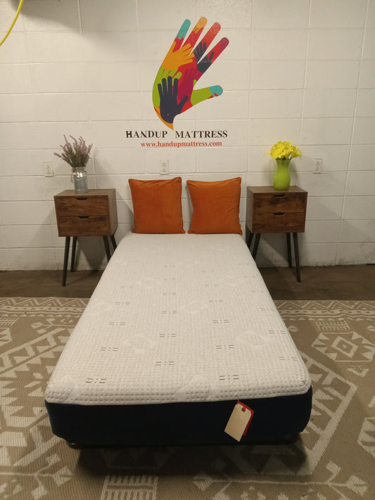 Sleepy's | Sealy | 9" Medium Gel Foam | Twin XL Mattress