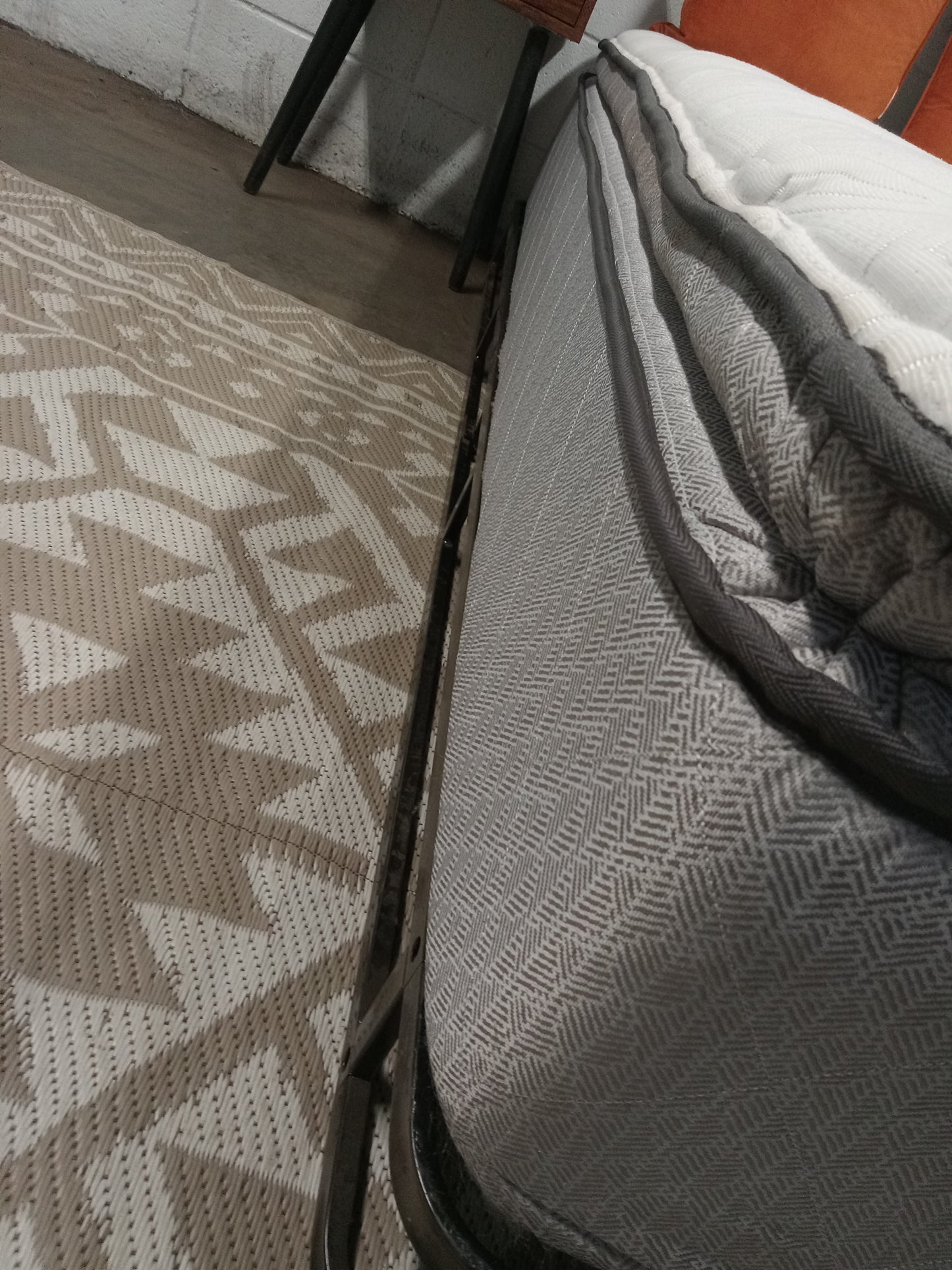 Sealy | Valdivia Plush Euro Pillow Top | 13" Twin Mattress