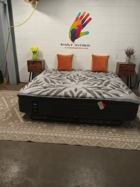 Sealy | Posturepedic Plus | 14'' Plush Euro PT | King Mattress