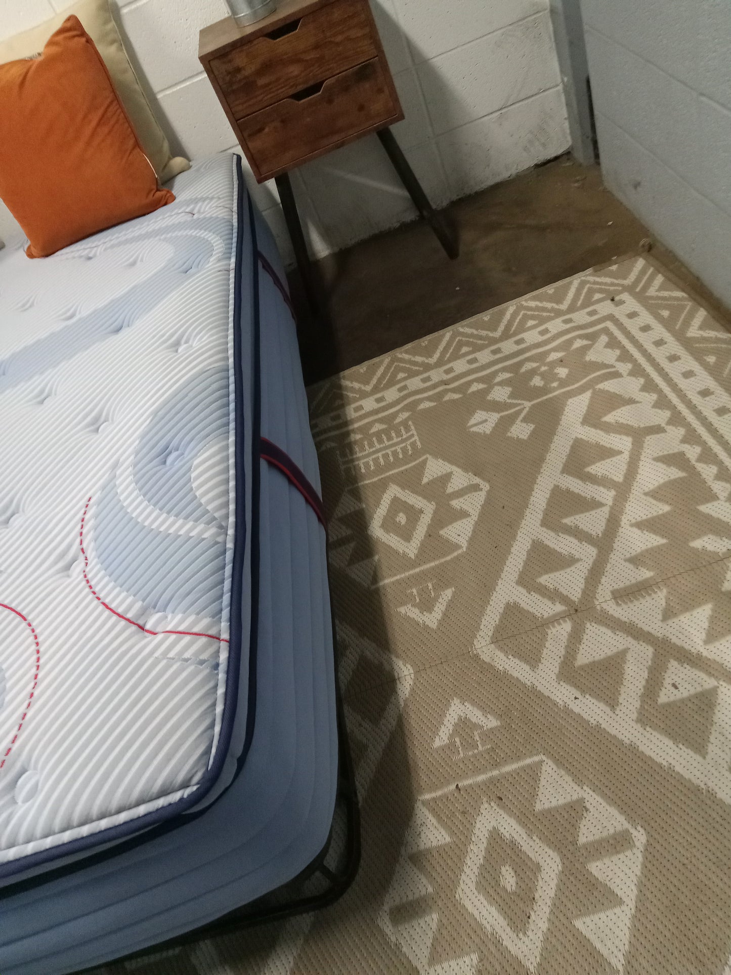 Sealy | Posturepedic Plus | Ellie Lane | 12'' Firm Full Mattress (2)