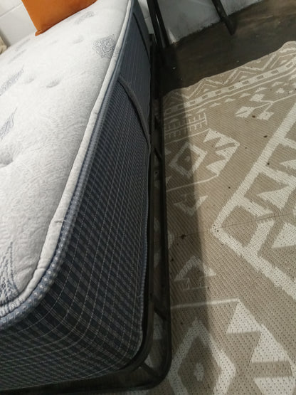 Beautyrest | Silver | Maddyn Plush | 12'' Queen Mattress