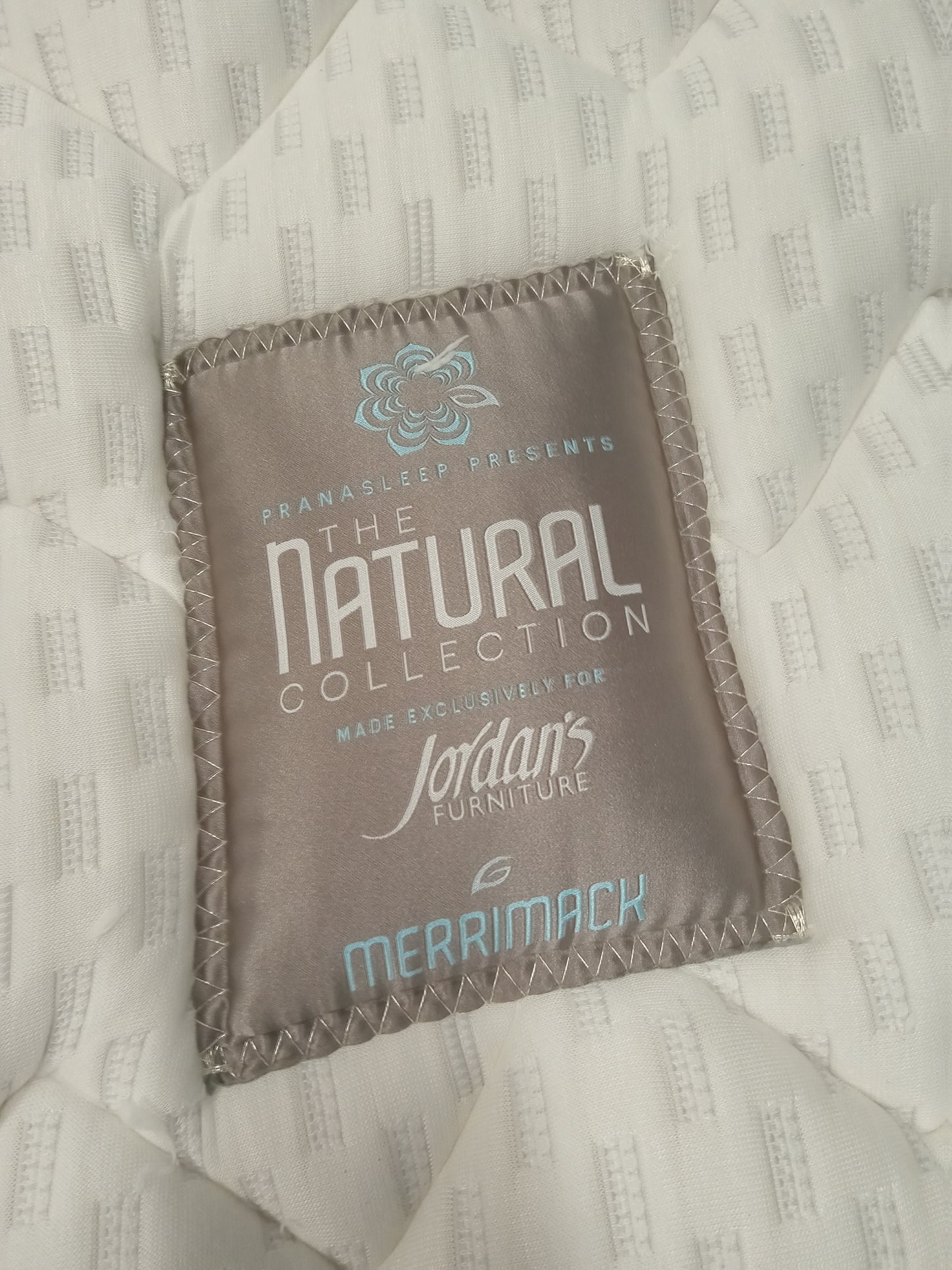 Pranasleep | Natural Collection | Merrimack | 9'' Queen Mattress