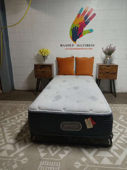 Beautyrest | Silver | Maddyn Plush | 12'' Twin Mattress