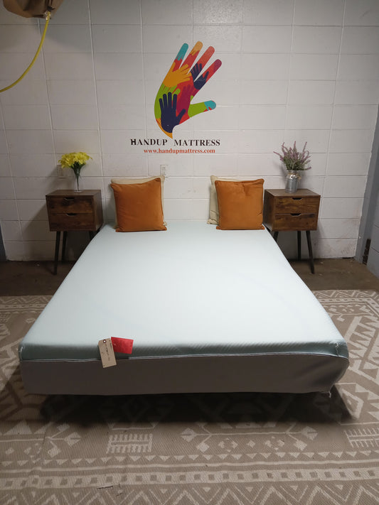Tempur-Pedic | Inside-Out Cover | 11'' Queen Mattress