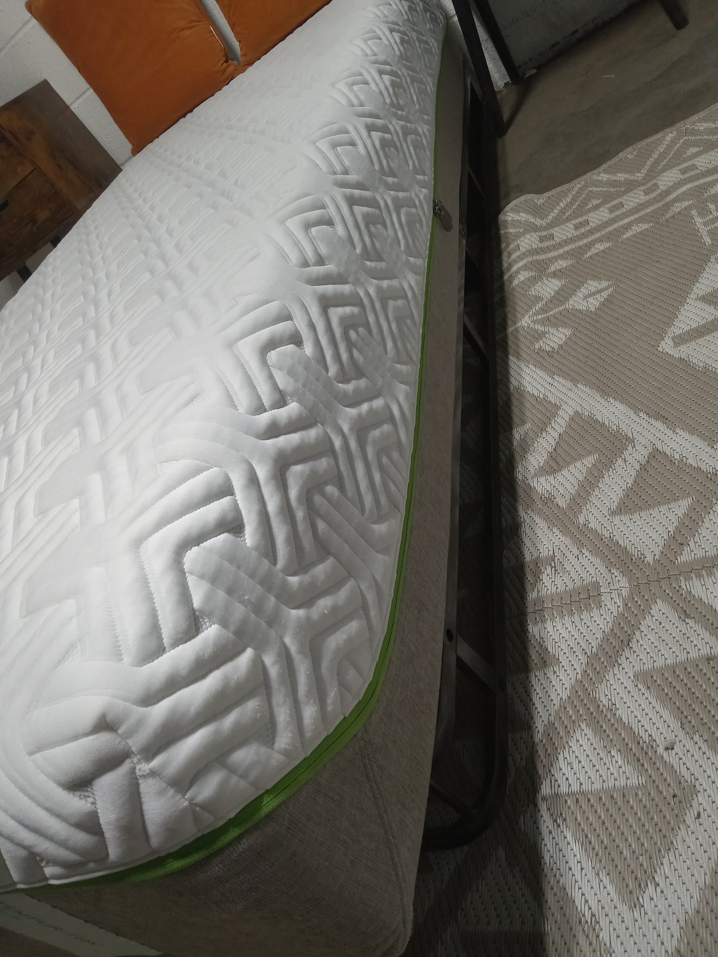 Tempur-pedic | Tempur-Flex | Hybrid Supreme | 12'' Twin XL Mattress (2)