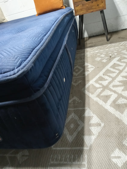 Stearns & Foster | Reserve Collection | 16'' King Mattress (Dark Blue)