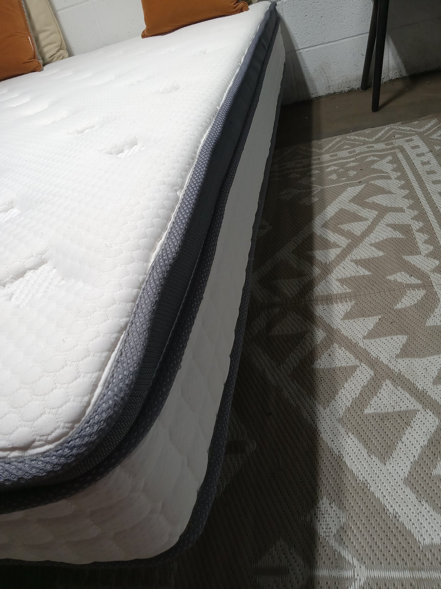Caupo | Hybrid | 10" Queen Mattress