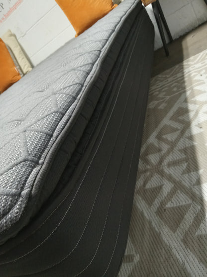 Sealy | Performance Posturepedic Technology| 13" King Mattress