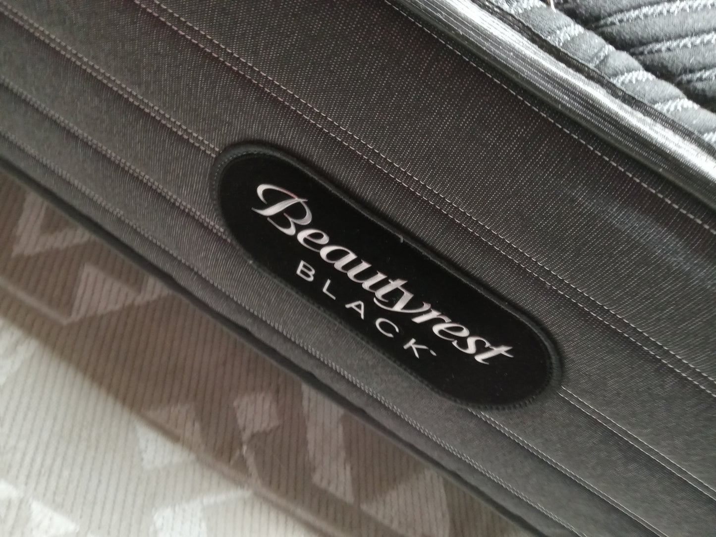 Beautyrest | Black | 13" King Mattress