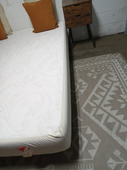 Tempur-pedic | Memory Foam | 10" Queen Mattress